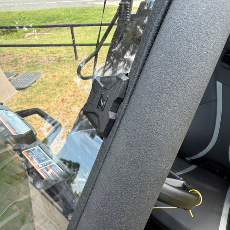 Seizmik Toolless Versa‑Vent Scratch Resistant Windshield – Can‑Am Maverick Trail 2018–2025 | Hard‑Coated Poly, Quick‑Release, Dual Vents
