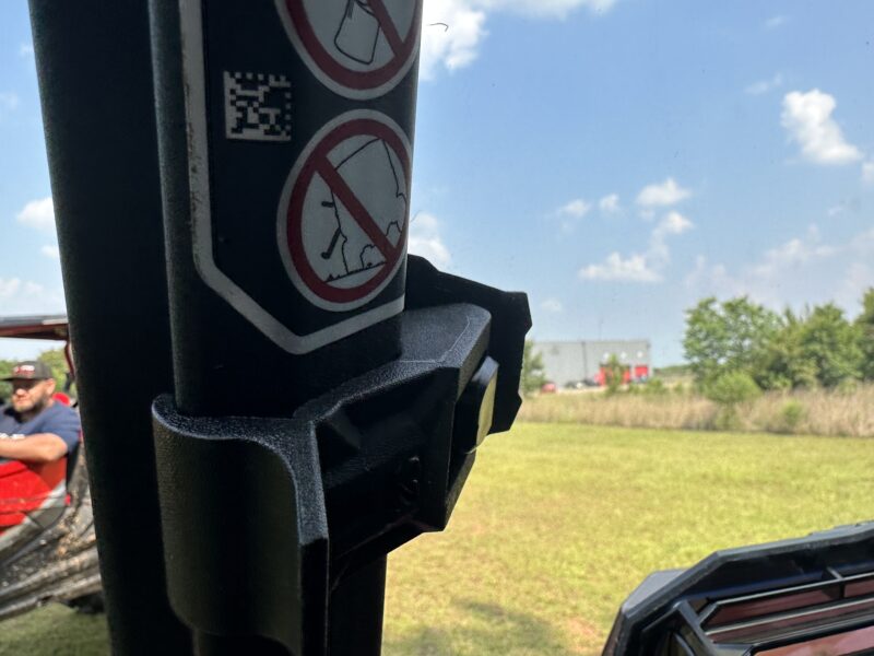 Seizmik Toolless Versa-Vent Scratch Resistant Hard Coated Windshield Kit Can-Am Defender