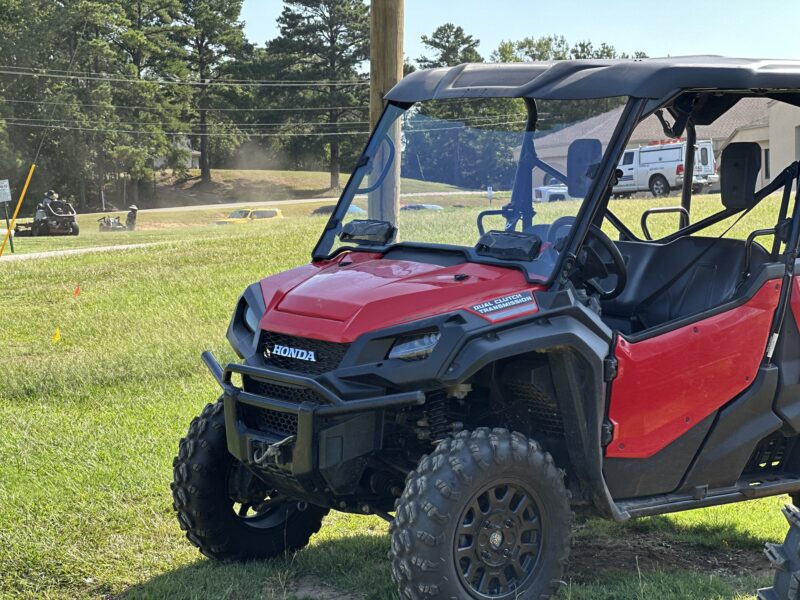 Seizmik Toolless Versa-Vent Scratch Resistant Hard Coated Windshield for Honda Pioneer 1000